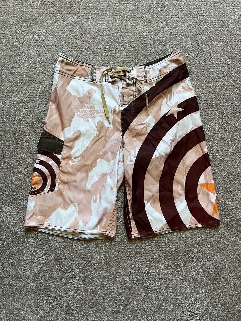 VTG 00’s / Y2K Quiksilver Tan Star Print Board Shorts